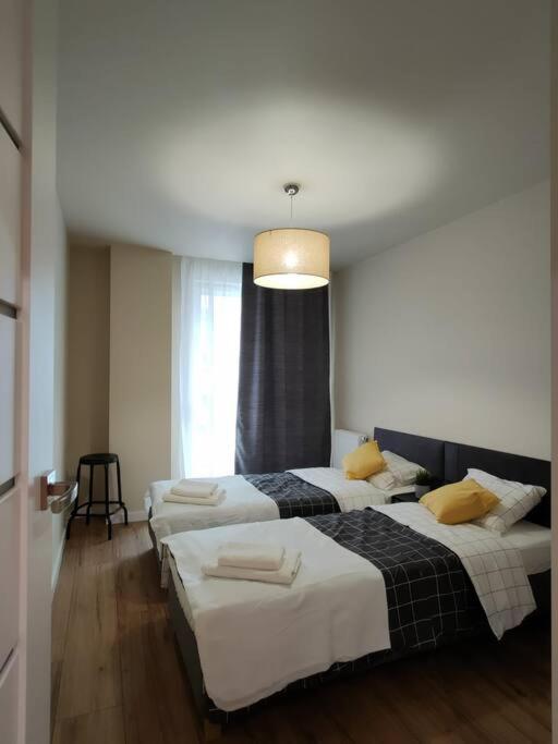 Piekny Apartament 3-Pokojowy Катовице Екстериор снимка